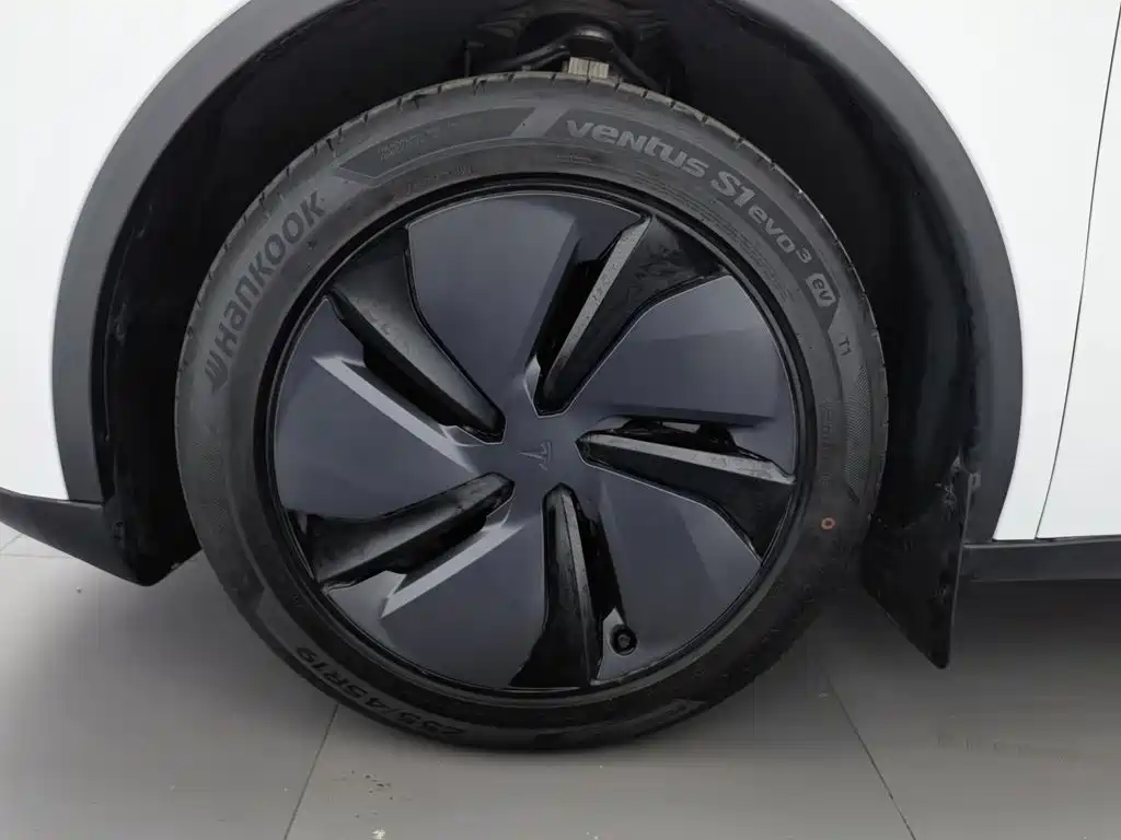 Tesla Model Y — фотографии объявления, Фото 18