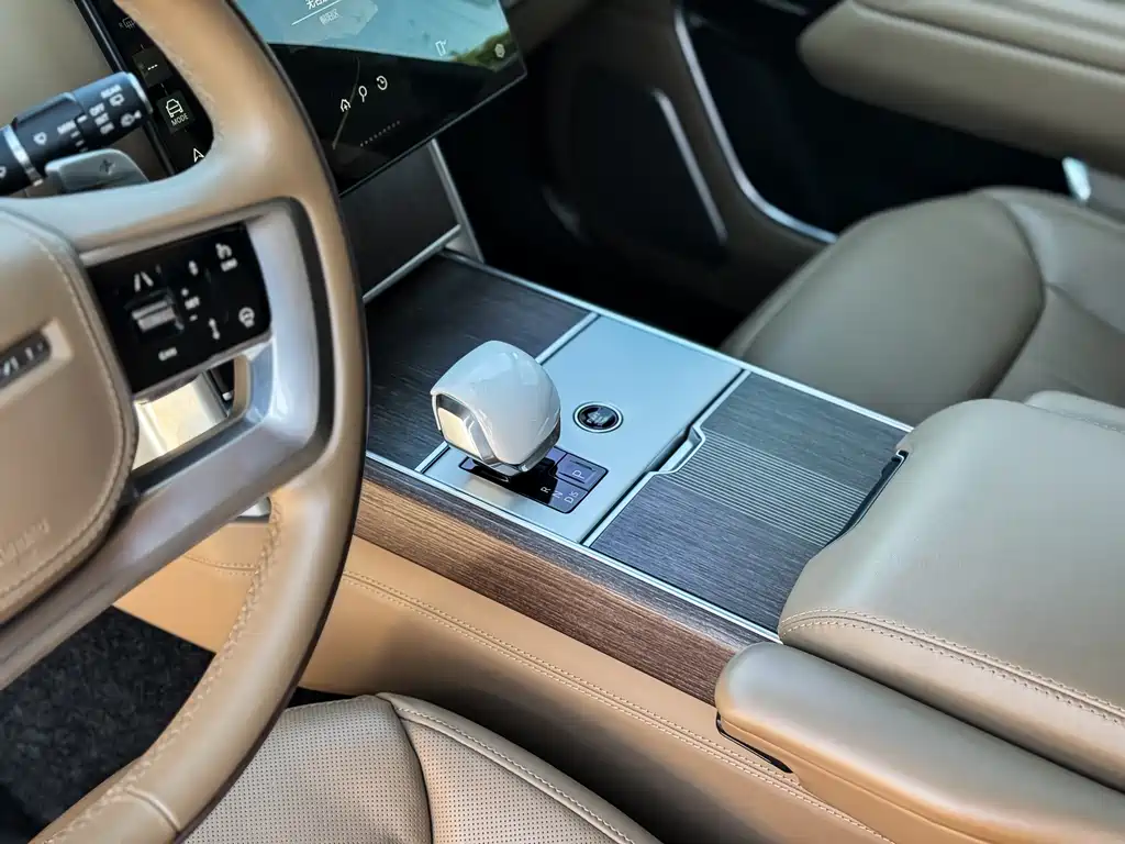 Land Rover Range Rover — миниатюра 6