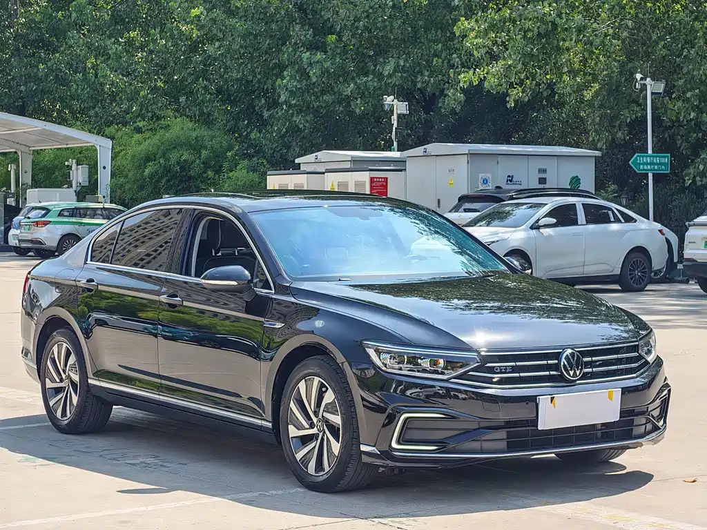 Volkswagen 迈腾 PHEV — миниатюра 2
