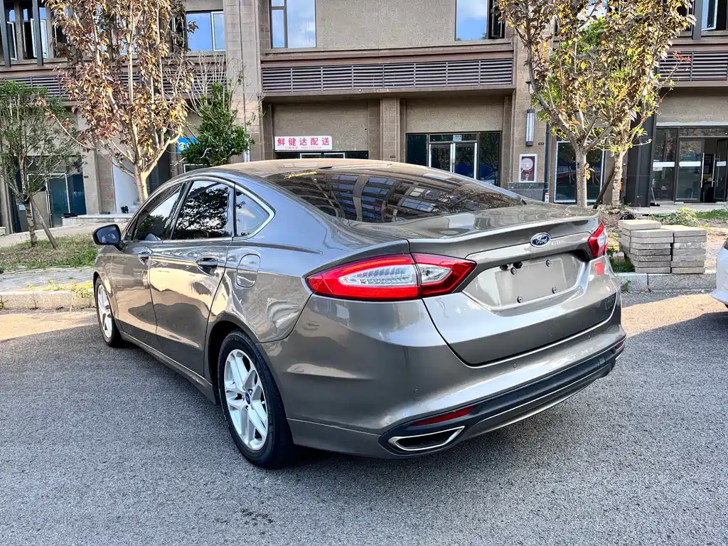 Ford Mondeo — миниатюра 16