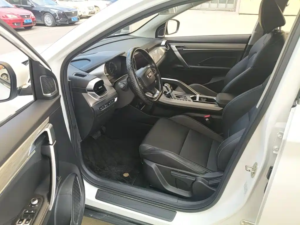 Geely Binyue — миниатюра 16