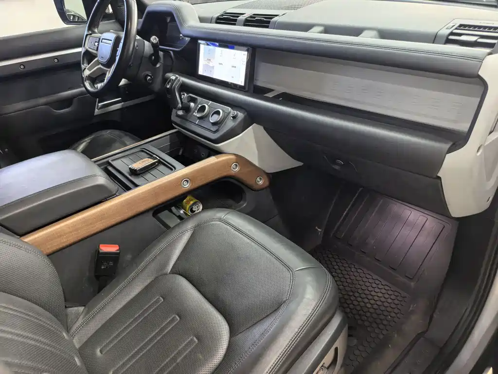 Land Rover Defender — миниатюра 8