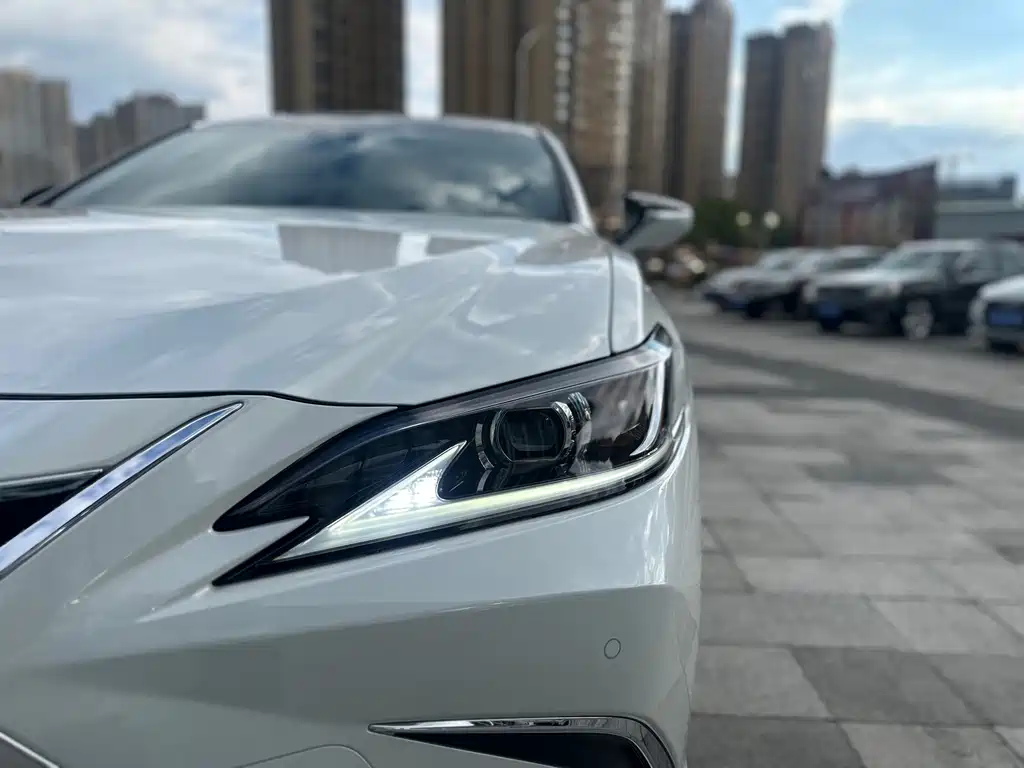 Lexus ES — миниатюра 8
