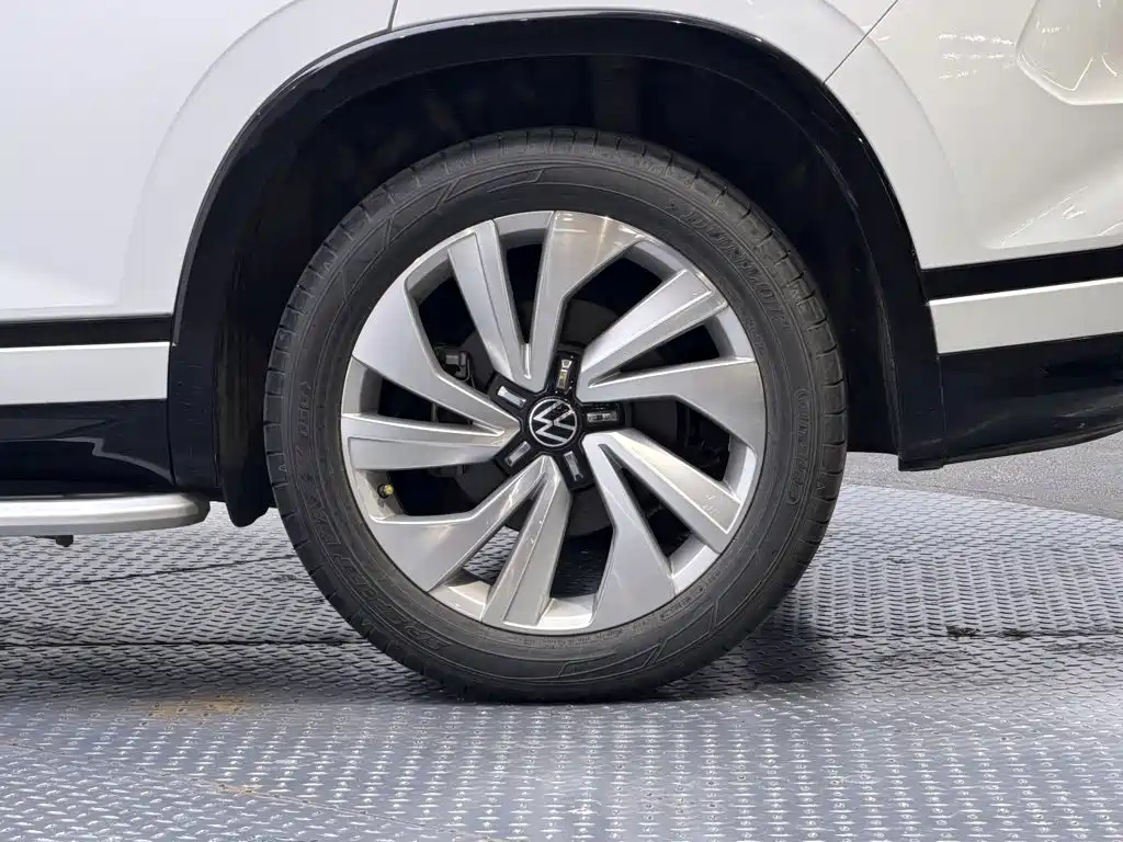 Volkswagen X — миниатюра 10