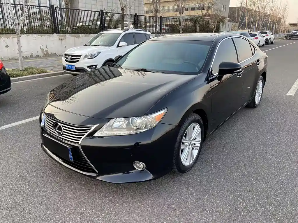 Lexus ES 2012