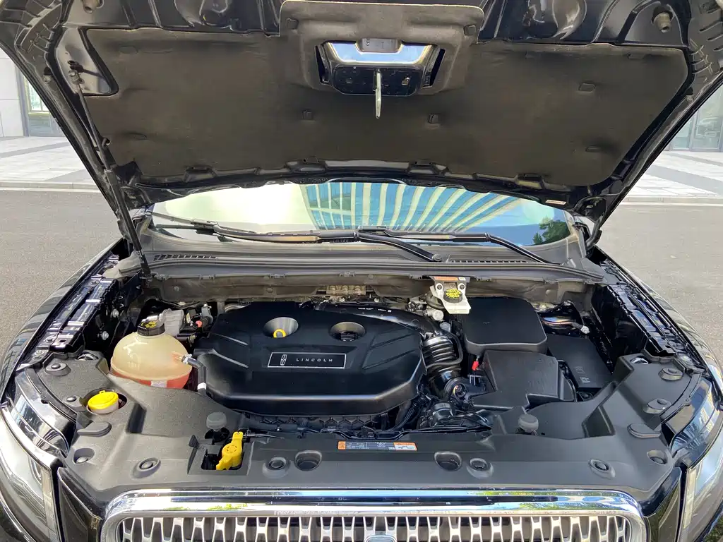Lincoln MKC — миниатюра 19