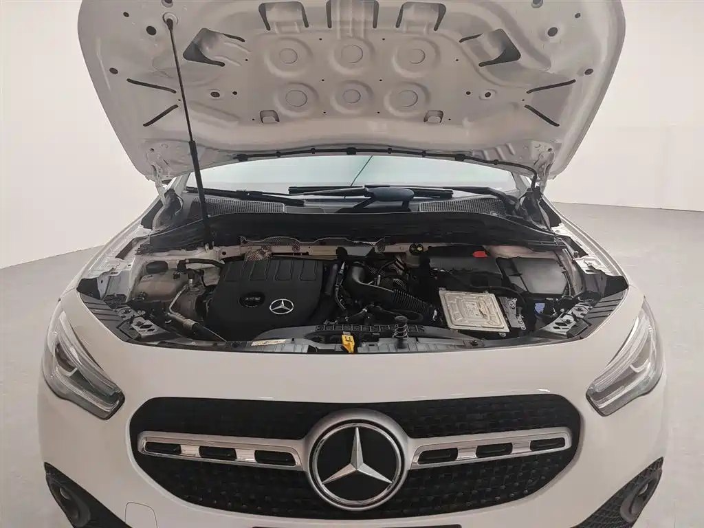 Mercedes-Benz GLA — миниатюра 8