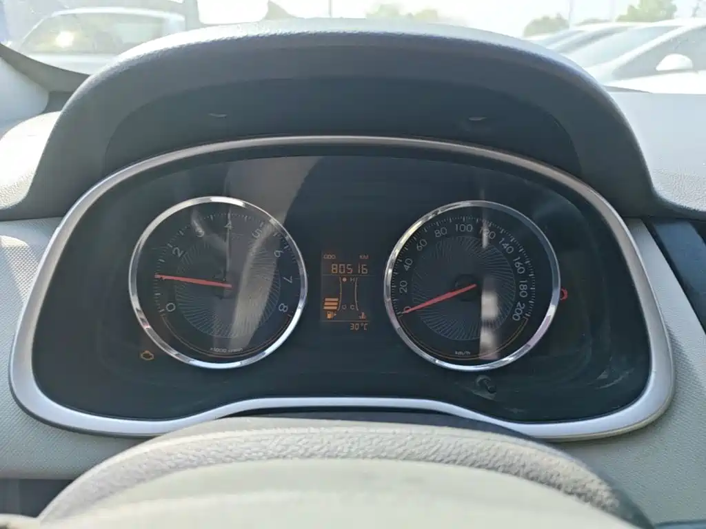 Chevrolet Sail — миниатюра 12