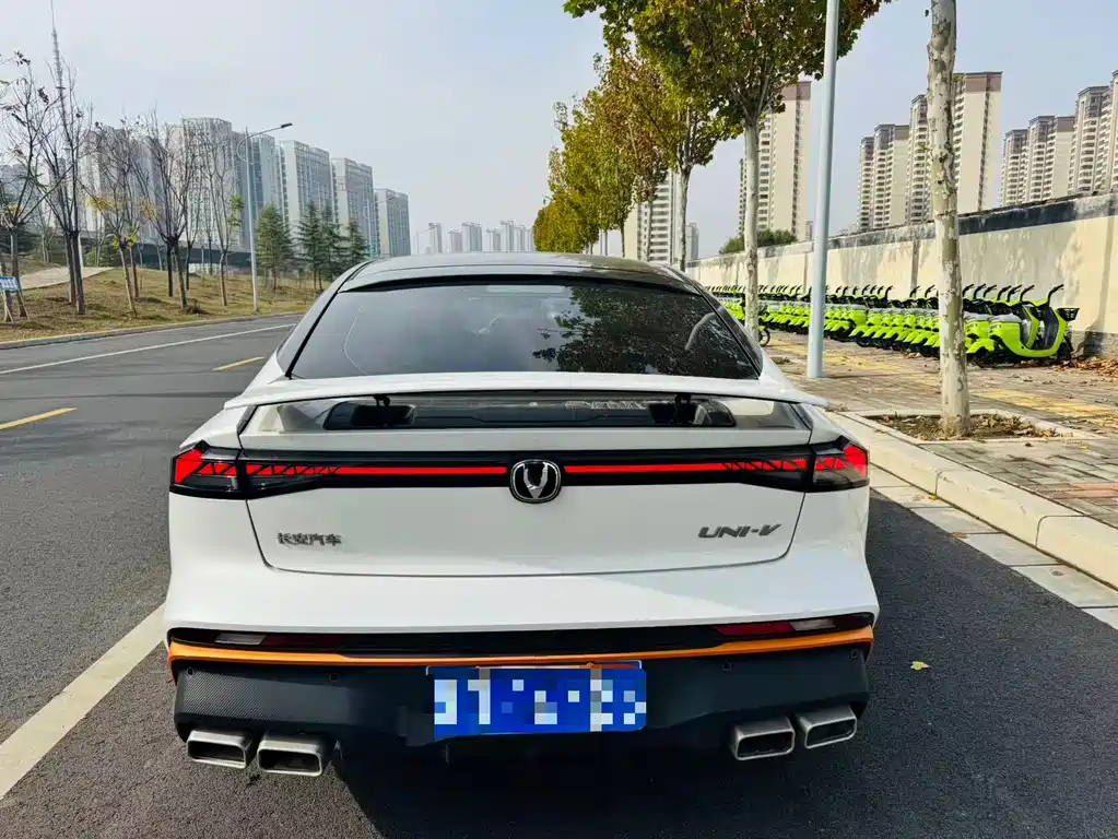 CHANGAN UNI V