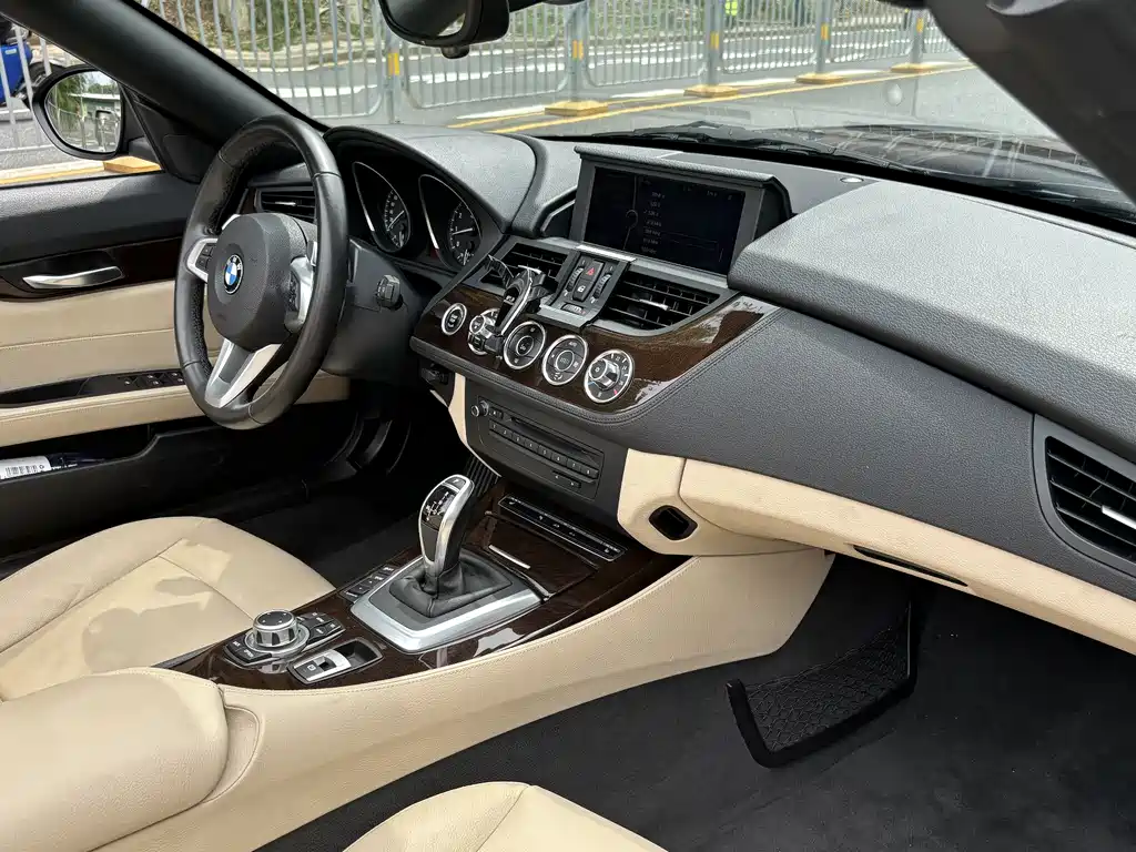 BMW Z4 2010 sDrive35i Luxury