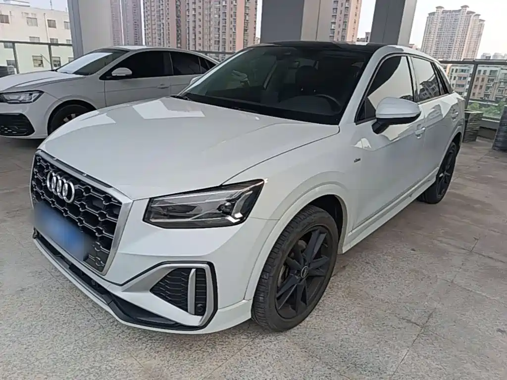 Audi Q2L