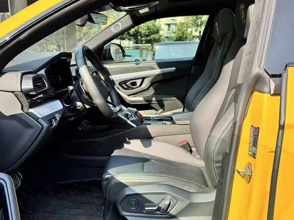 Lamborghini Urus — миниатюра 5