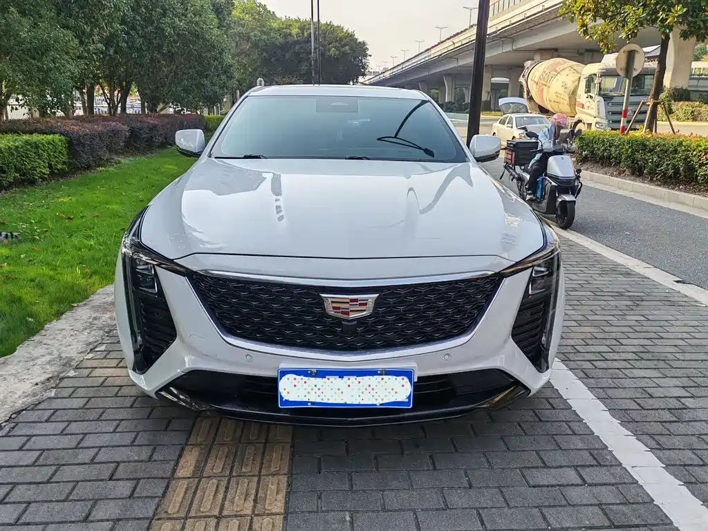 Cadillac CT5 — миниатюра 2