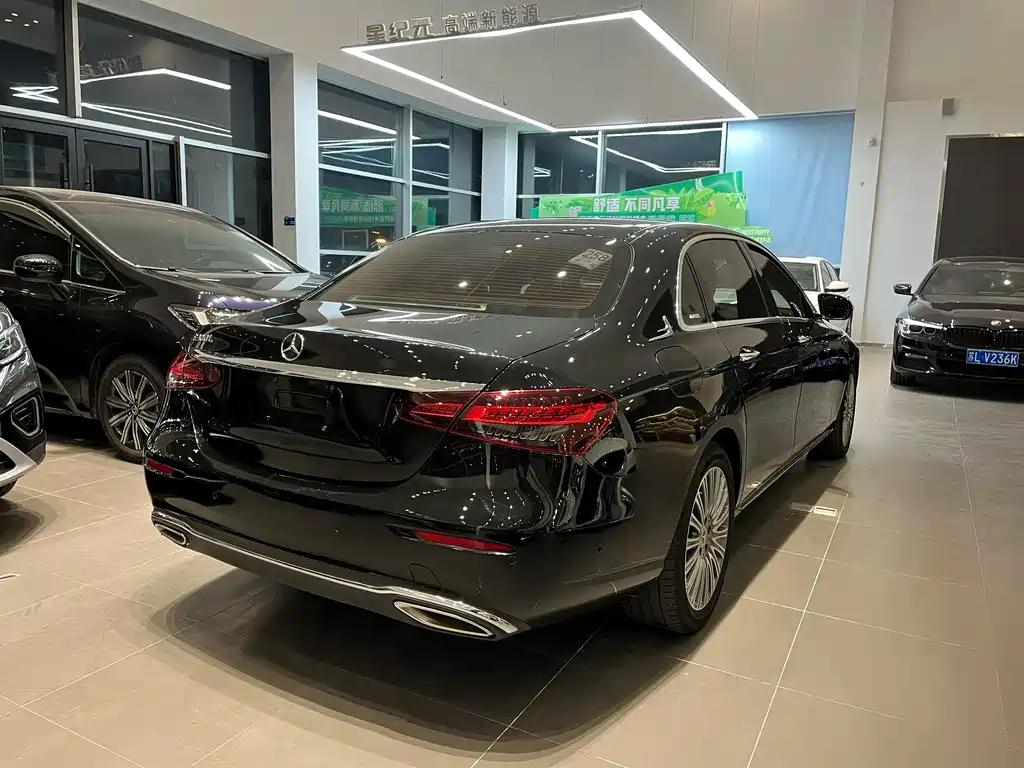 MERCEDES-BENZ E CLASS