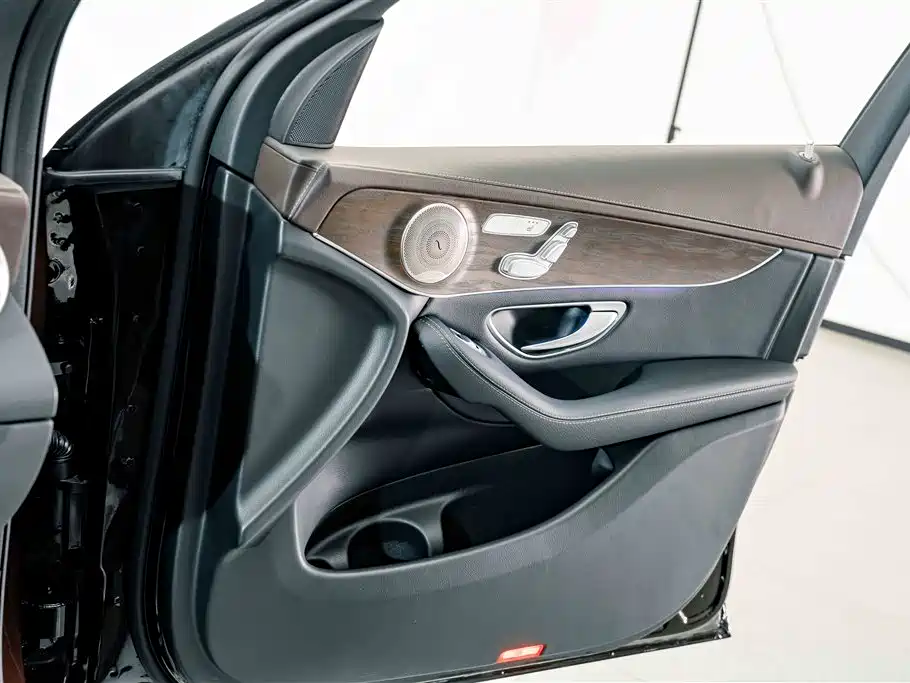 Mercedes-Benz GLC — миниатюра 13