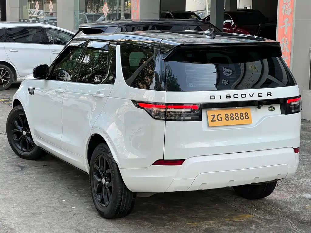 Land Rover Discovery — миниатюра 6