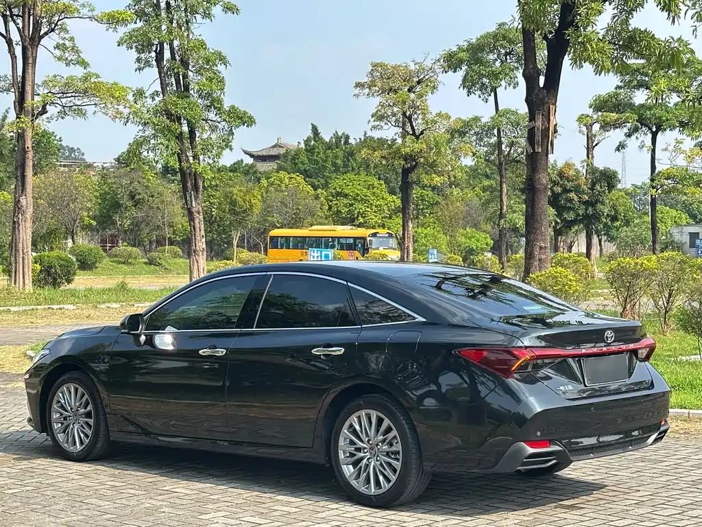 Toyota Avalon — миниатюра 7