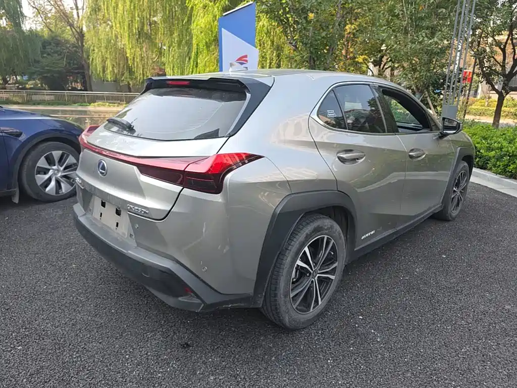 Lexus UX — миниатюра 7