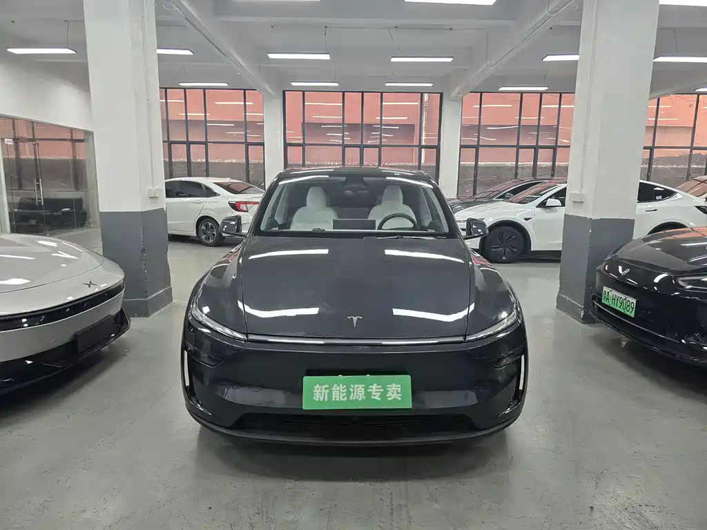 Tesla Model Y — фотографии объявления, Фото 3