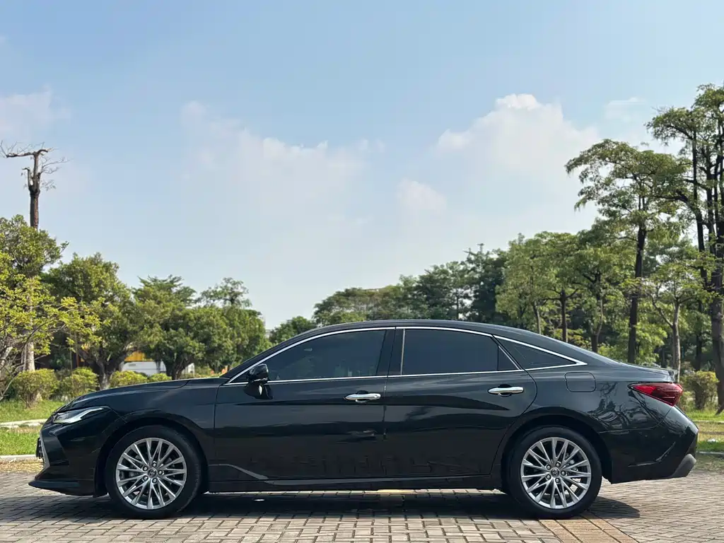 Toyota Avalon — миниатюра 10