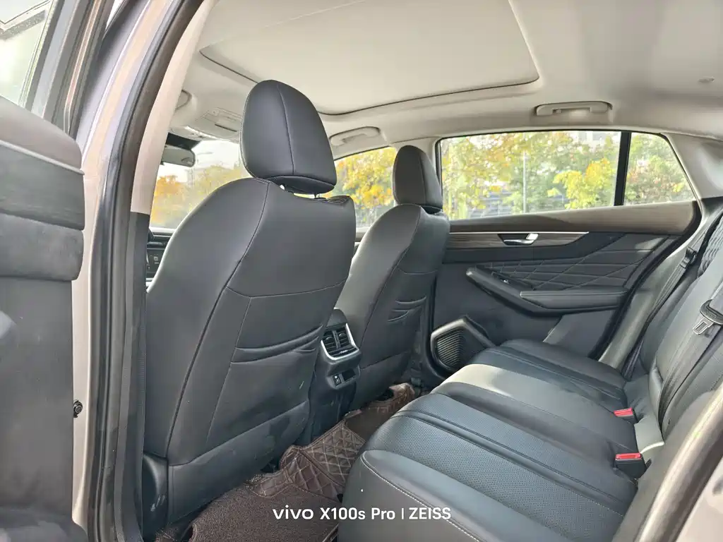 DONGFENG YI HYUN MAX