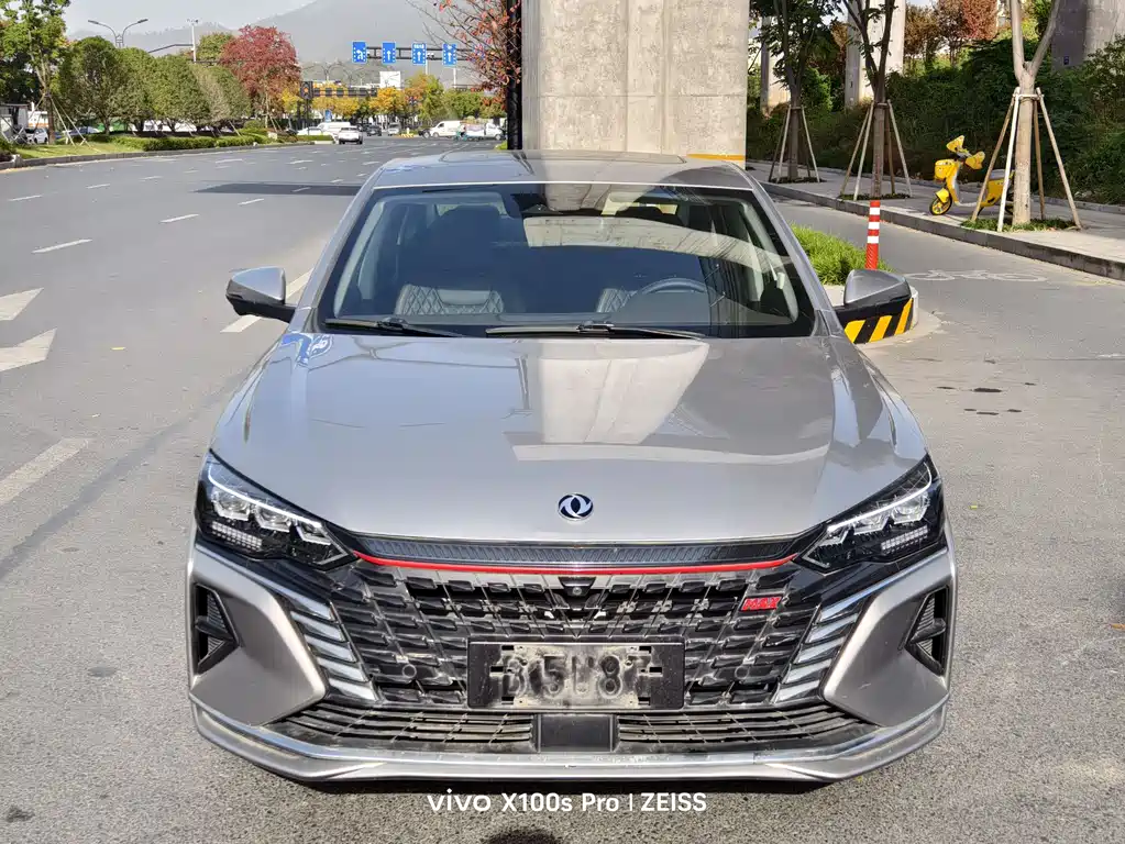 DONGFENG YI HYUN MAX