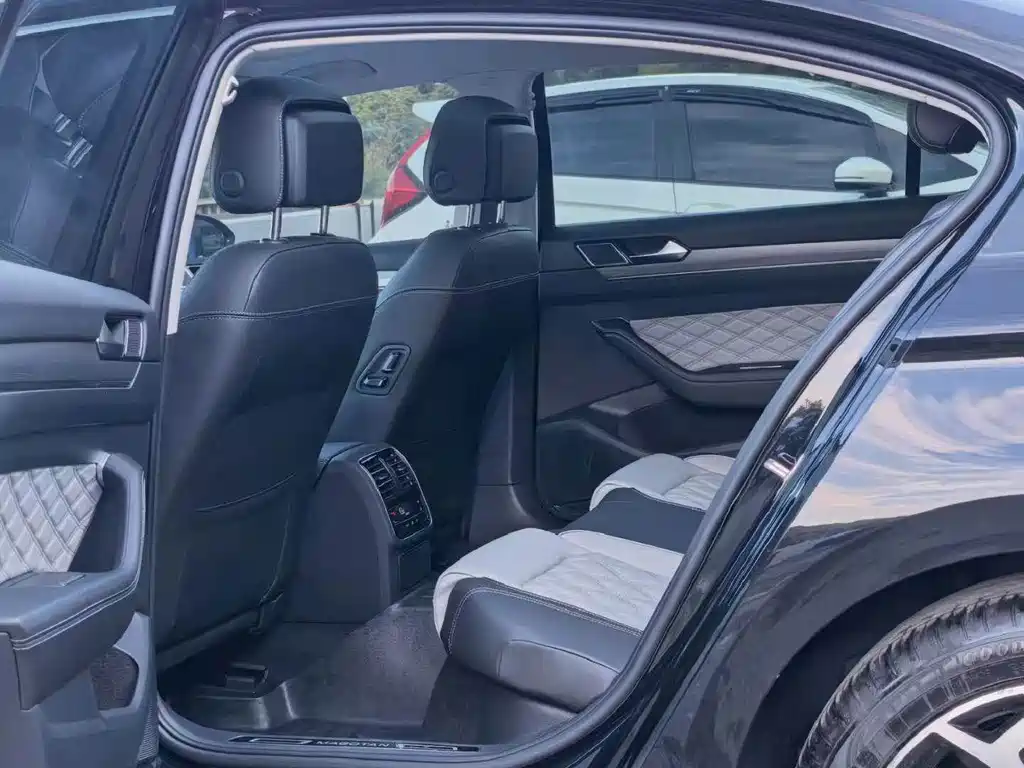 Volkswagen Magotan — миниатюра 6
