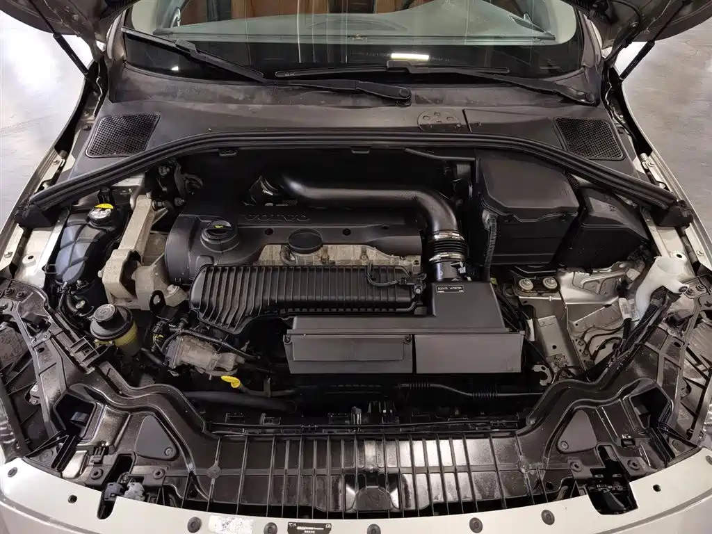 Volvo S60 2015 S60L T5