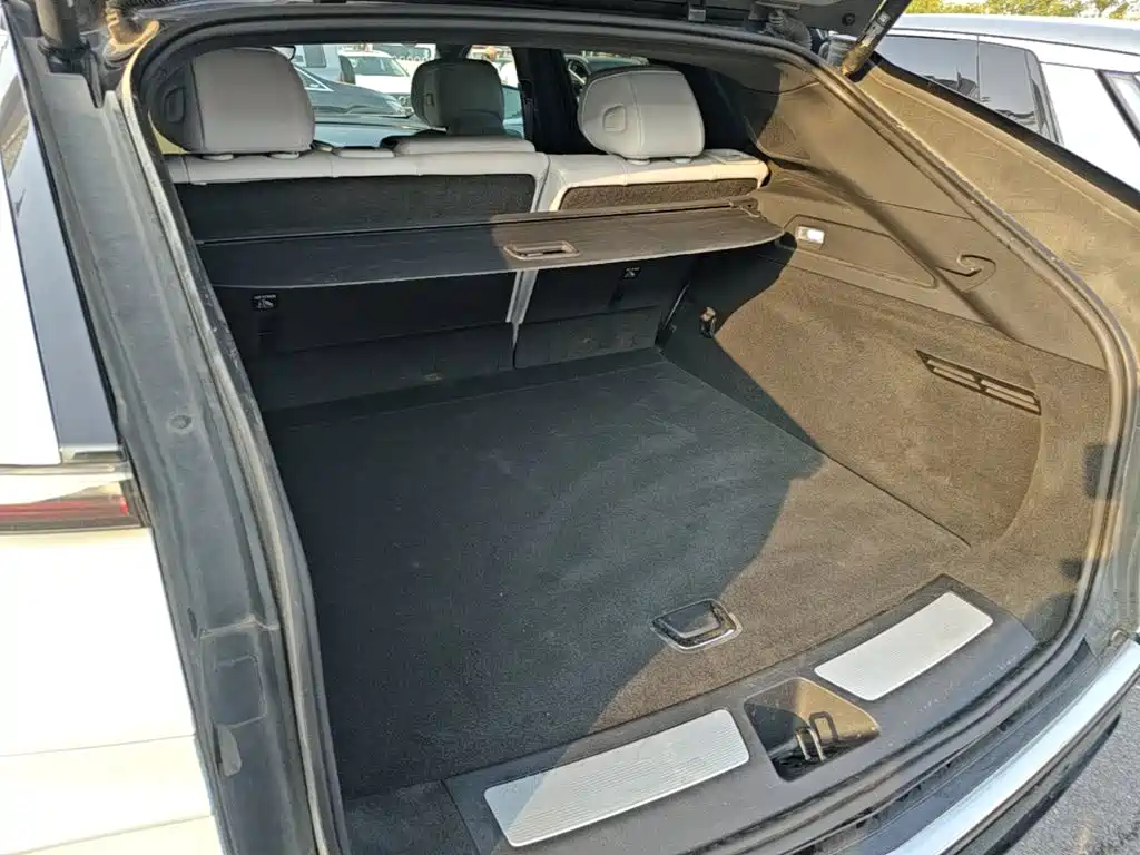 Cadillac Lyriq — миниатюра 19