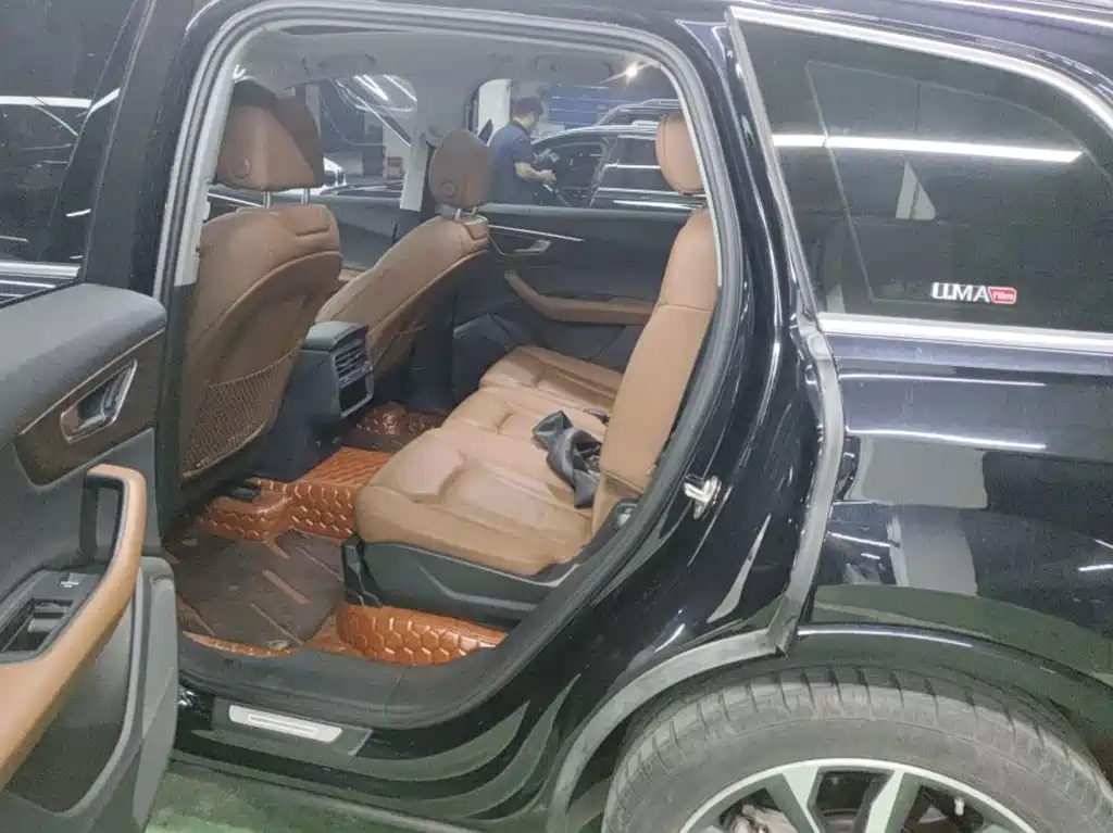 Audi Q7 — миниатюра 8
