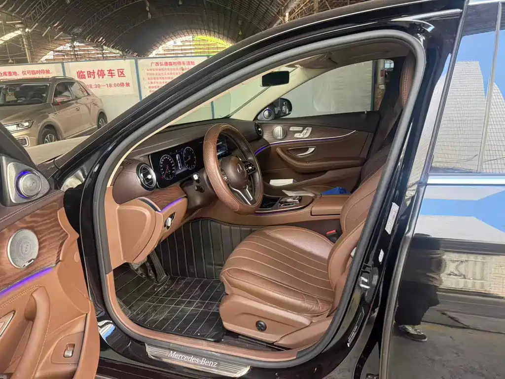 Mercedes-Benz E-Class — миниатюра 4
