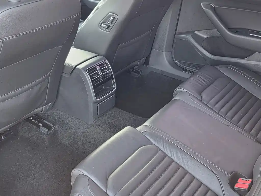 Volkswagen Magotan — миниатюра 12