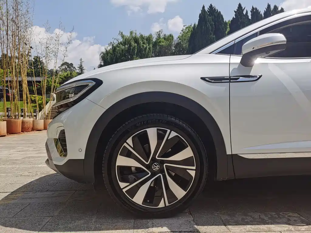 Volkswagen Viloran 2022 380TSI Flagship 6 мест