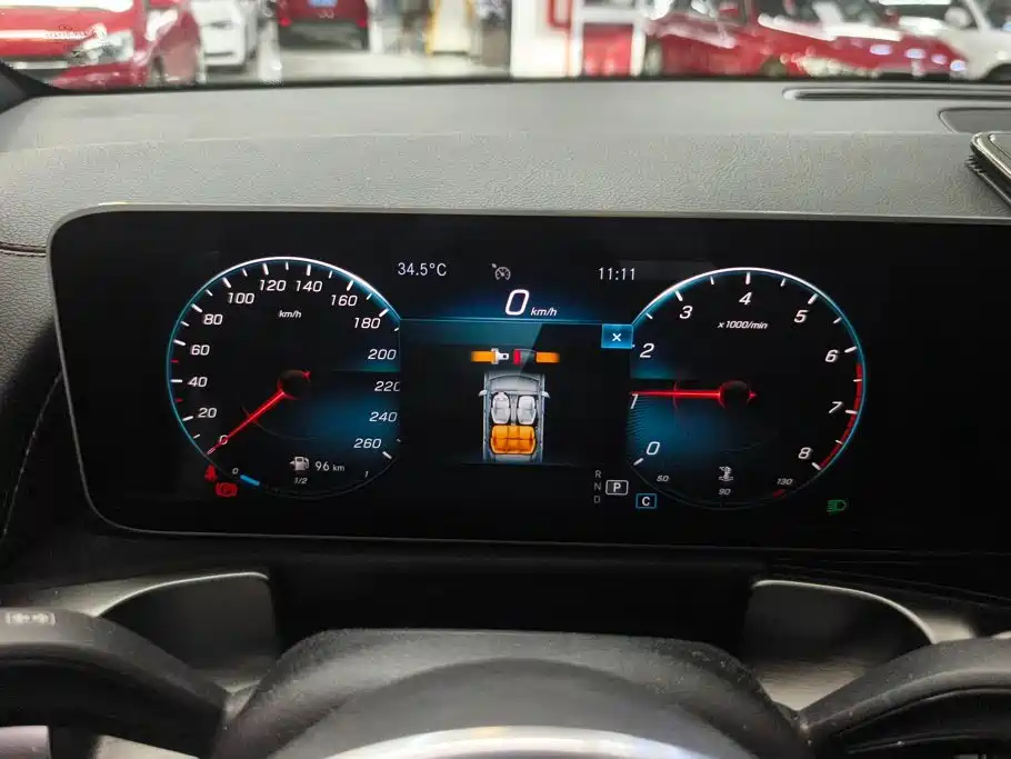 Mercedes-Benz GLB — миниатюра 14