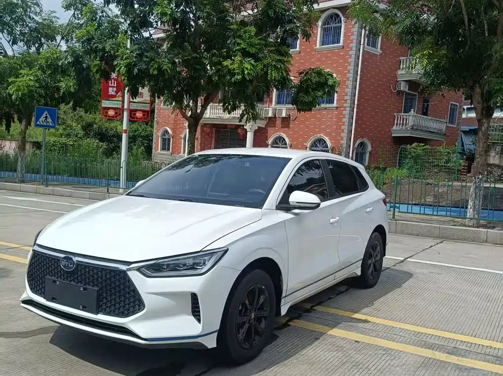 BYD e2