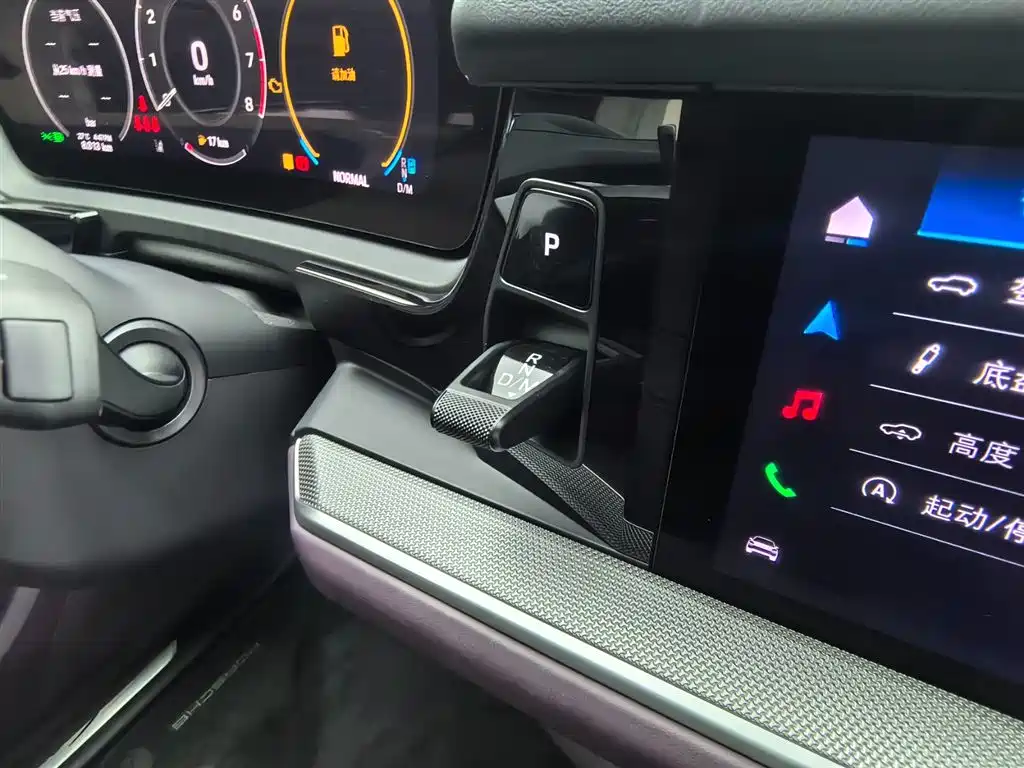 Porsche Cayenne — миниатюра 13