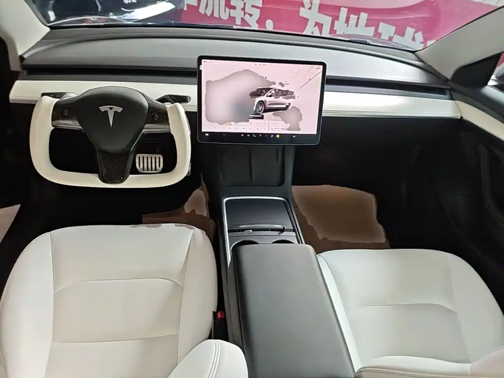 Tesla Model 3 — миниатюра 10