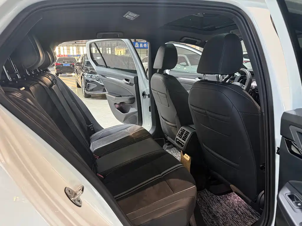 Volkswagen Golf — миниатюра 10