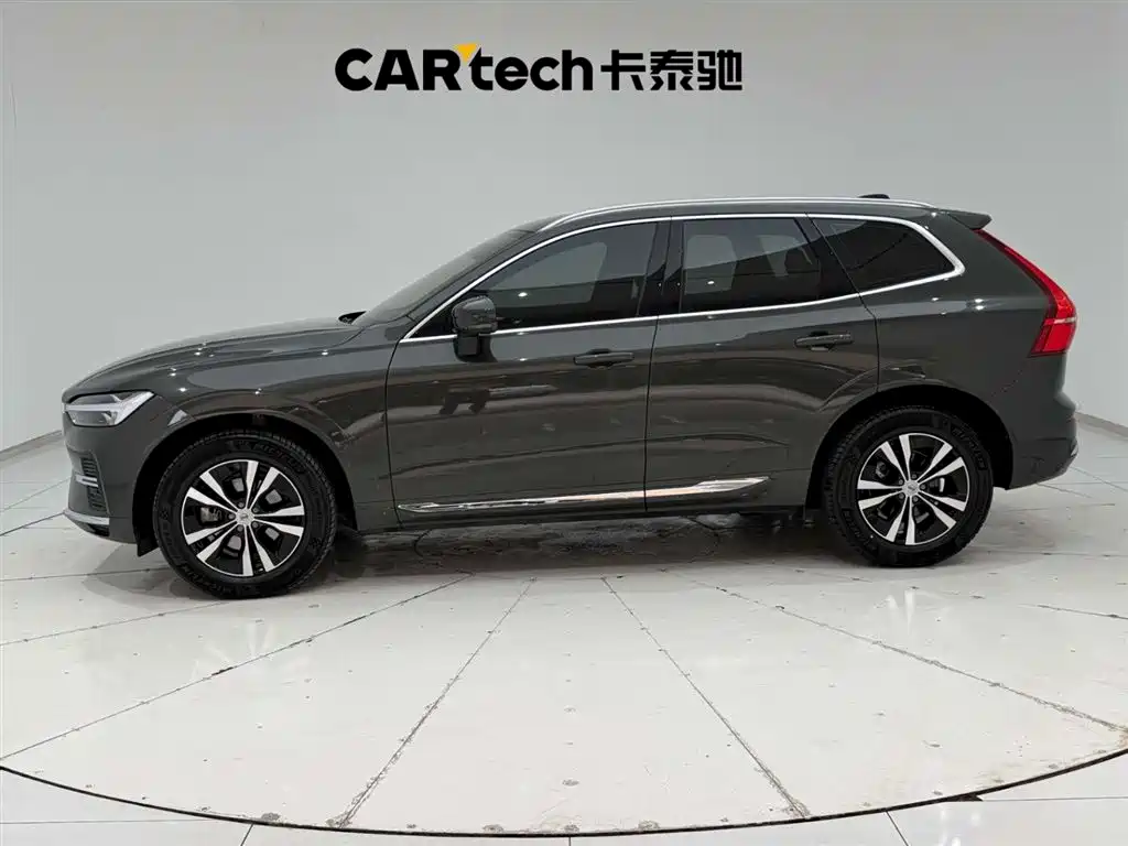 Volvo XC60 2022 B5 Luxury