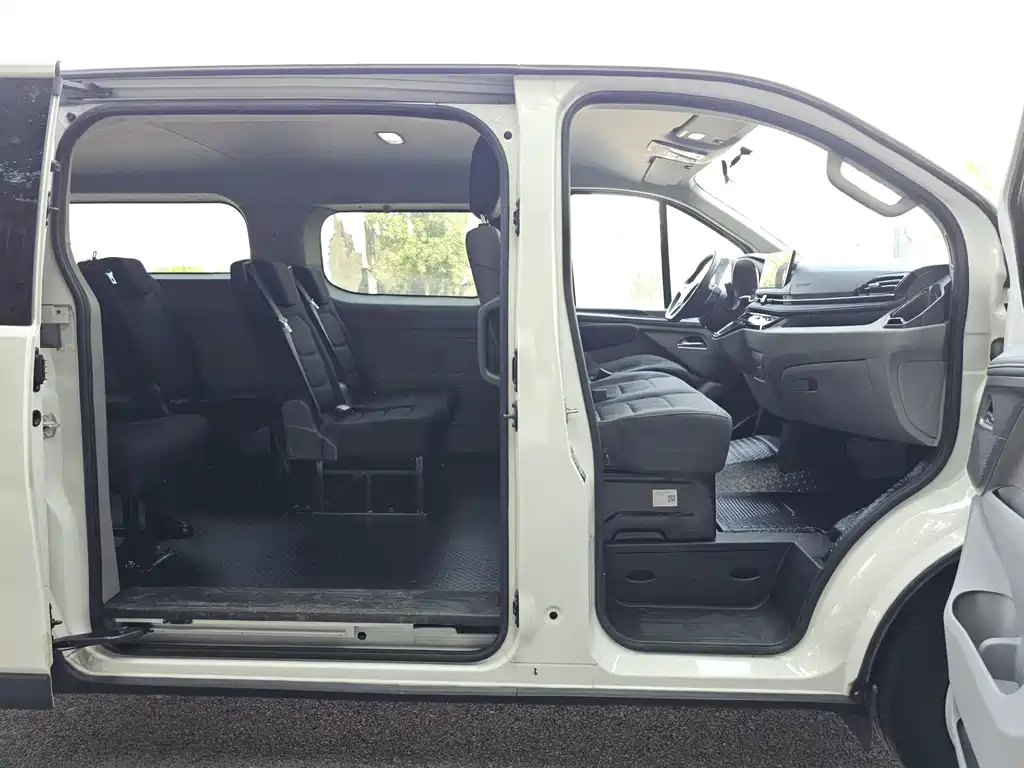 MAXUS V70 — миниатюра 12