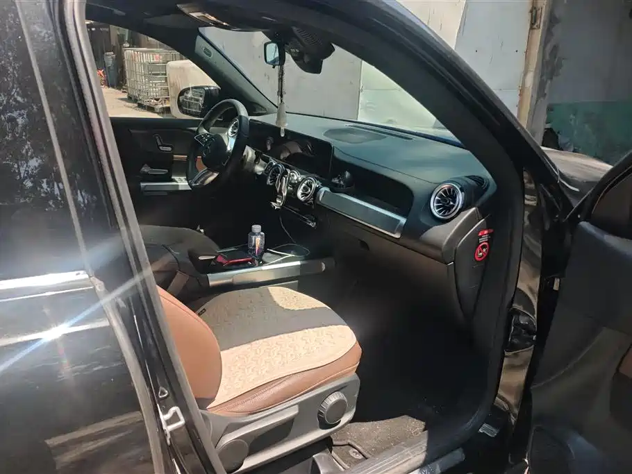 Mercedes-Benz GLB 2024 GLB 220