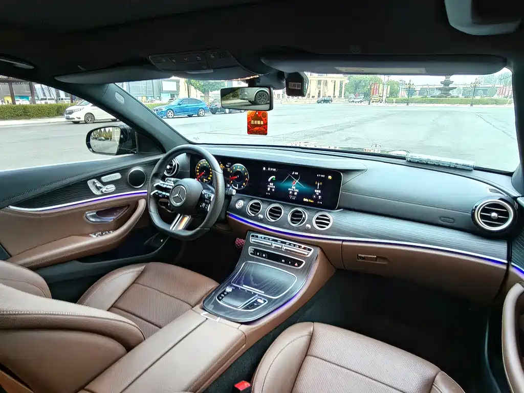 Mercedes-Benz E-Class — миниатюра 17