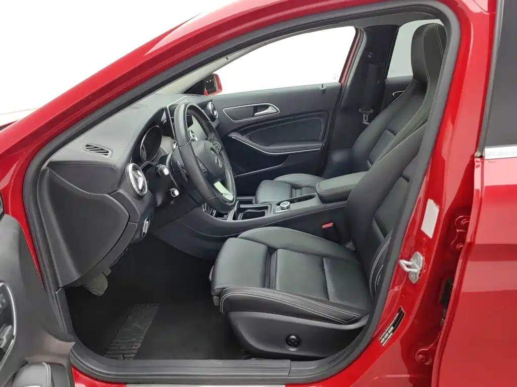 Mercedes-Benz GLA — миниатюра 10