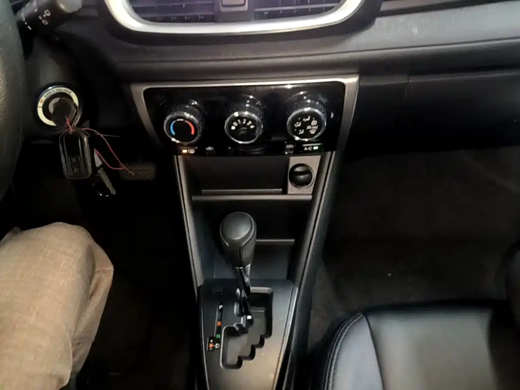 Toyota Yaris L — миниатюра 14