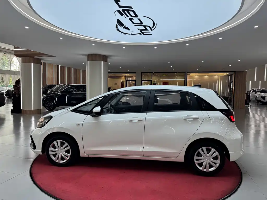 Honda Fit — миниатюра 8