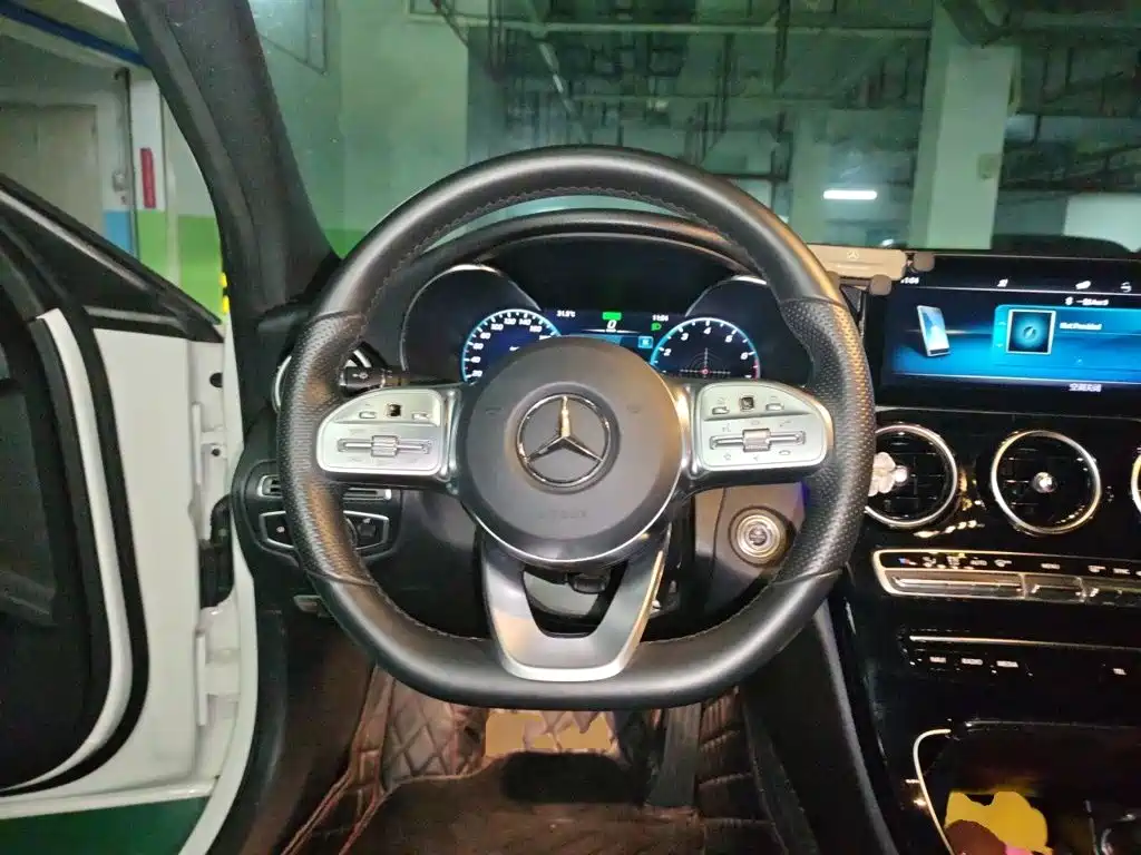 Mercedes-Benz C-Class — миниатюра 11