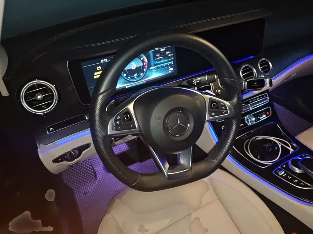 Mercedes-Benz E-Class — миниатюра 11