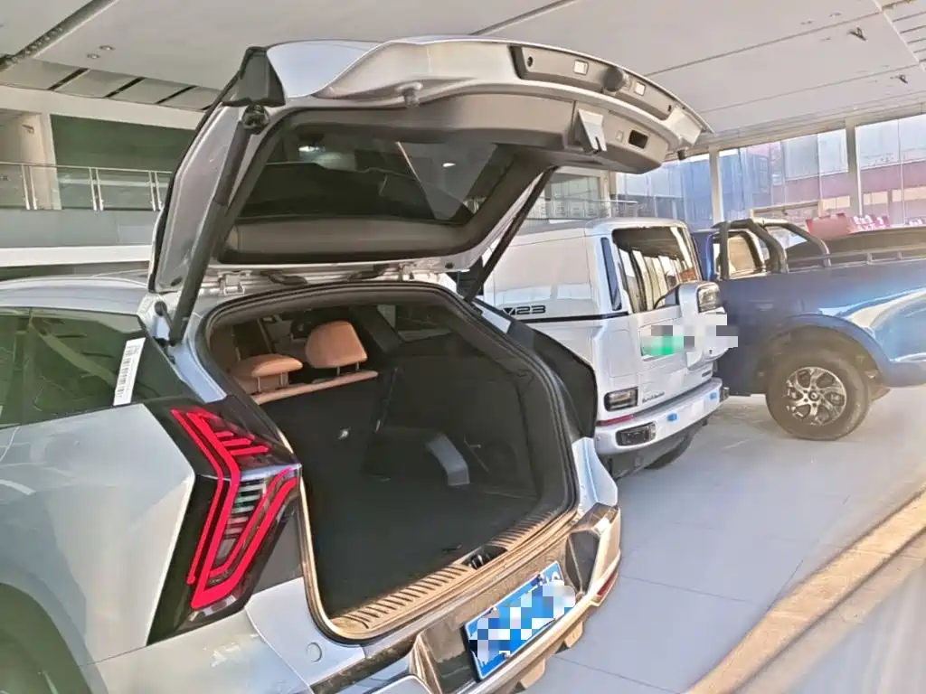 Geely Boyue L — миниатюра 19