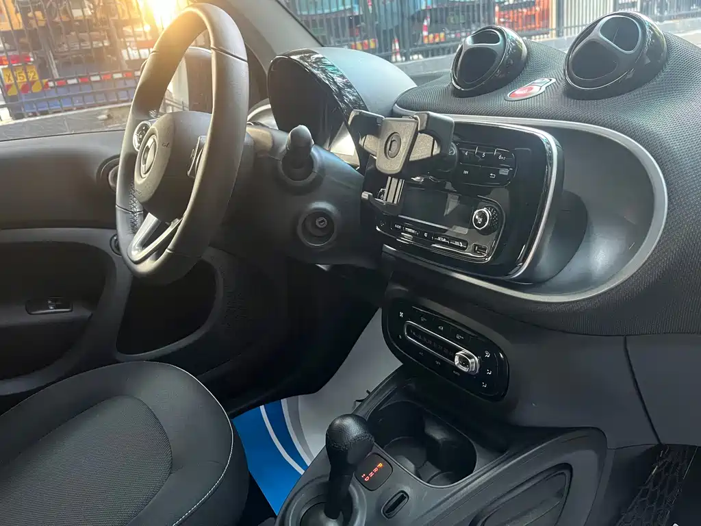 smart Smart Fortwo — миниатюра 7
