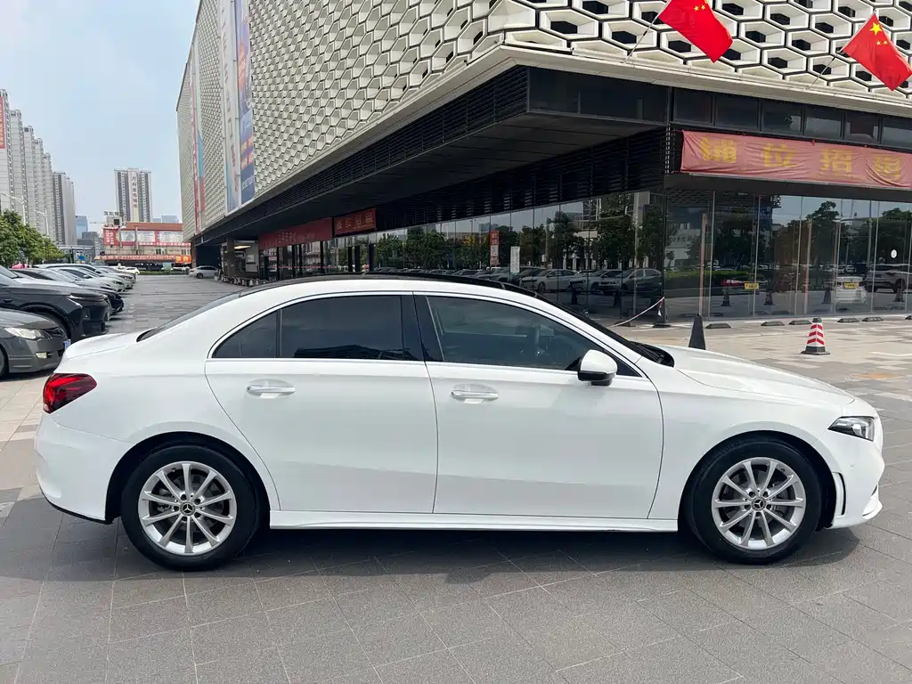 MERCEDES-BENZ A CLASS